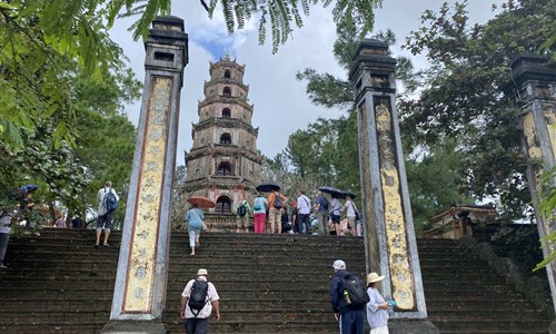 Vietnamem od Mekongu až do Sapy - Hue - pagoda Nebeské paní