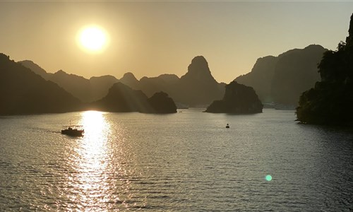 Okruh Vietnamem za přírodními krásami i památkami Unesco - zátoka Halong Bay