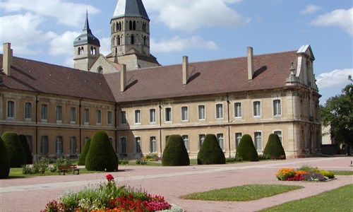 Burgundsko a Champagne, víno a katedrály