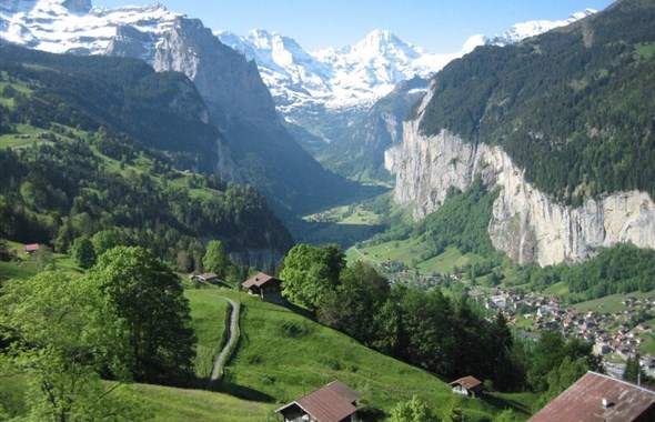 Vlakem a lodí od Jungfrau až pod Mont Blanc
