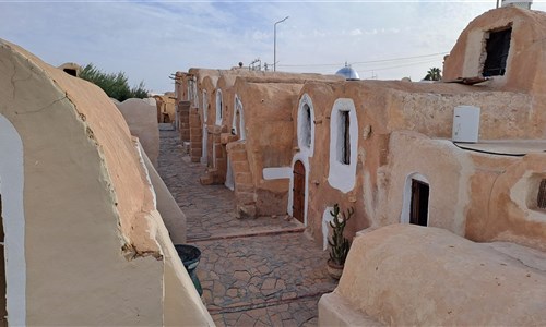 Jižní Tunisko s koupáním na Djerbě a lehkou turistikou - Ksar Haddada