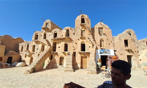 Jižní Tunisko s koupáním na Djerbě a lehkou turistikou - Ksar Ouled Soltane, opět místo natáčení Star Wars