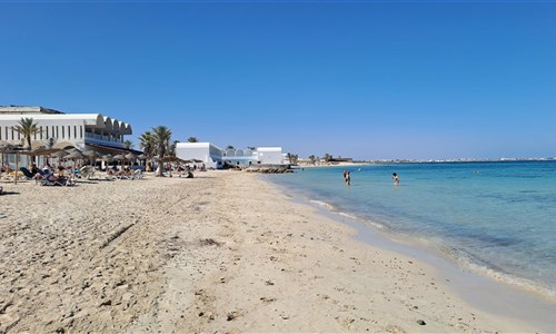 Jižní Tunisko s koupáním na Djerbě a lehkou turistikou - pláž Djerba