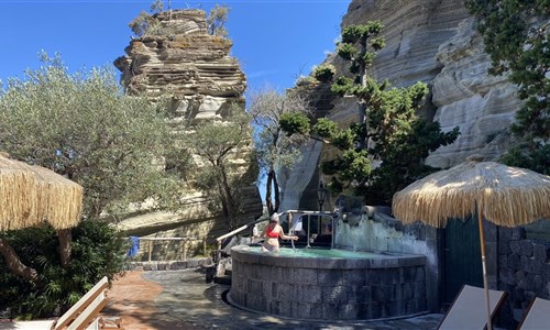 Ischie turistická - Termální park Poseidonovy zahrady