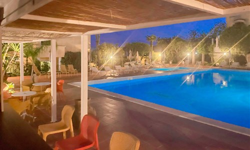 Hotel Grotticelle*** - Bazén s barem