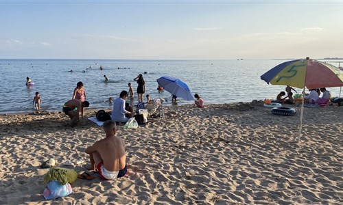 Kyrgyzstán - rajská příroda jezer a hor - Jezero Issyk-Kul
