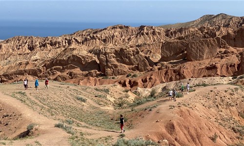 Kyrgyzstán - rajská příroda jezer a hor - Údolí Skazka