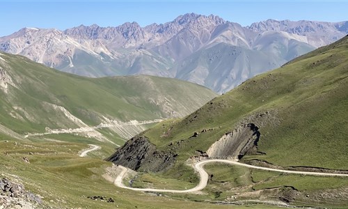 Kyrgyzstán - rajská příroda jezer a hor - V horách cestou od jezera Son-Kul