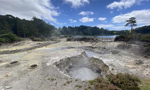 Azorské ostrovy - São Miguel – pěší turistika v zeleném ráji - Sopečné vývěry u Lago das Furnas