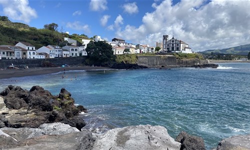Azorské ostrovy - São Miguel – pěší turistika v zeleném ráji - Pláž Sao Roque