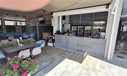 Hotel Blue Bay*** - bar u bazénu hotel Blue Bay