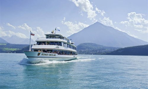 Vlakem a lodí od Jungfrau až pod Mont Blanc - Thunské jezero