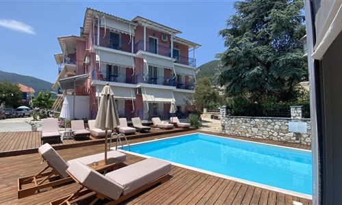 Hotel Aspasia*** - Pohled od bazénu