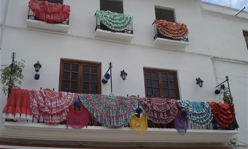 Slunečná Andalusie - letecky z Brna - Andalusie, dámské kroje