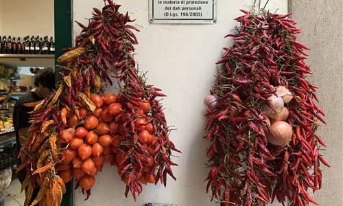 Ischie, Capri, Procida - 3 Sirény Neapolského zálivu - Capri cibule a papričky