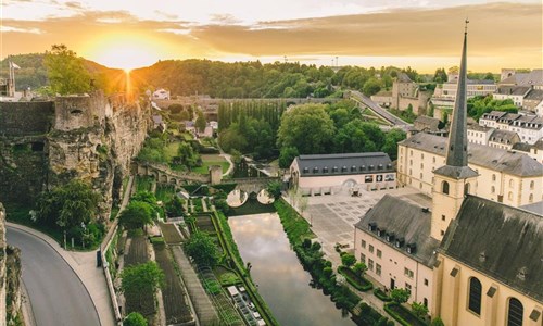 Zeměmi Beneluxu - Zeměmi Beneluxu