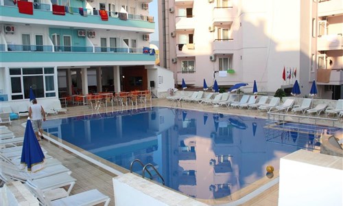 Hotel Mesut **** - bazén