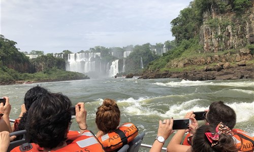 Rio de Janeiro, vodopády Igucu a ostrov Ilha Grande - lodí pod vodopády