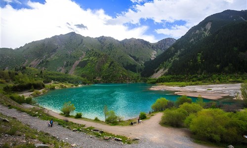 Národní parky a města Kazachstánu - jezero Issyk