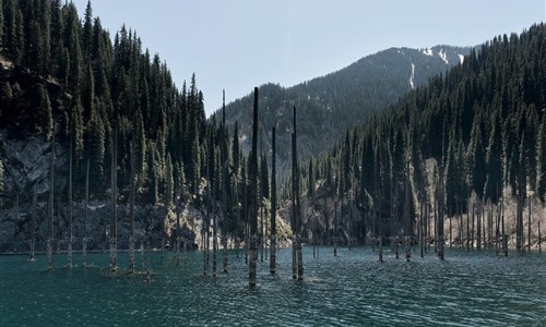 Národní parky a města Kazachstánu - jezero Kaindy