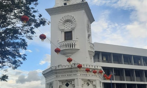 Poznávání Malajsie s koupáním na Langkawi - Penang - hodinová věž