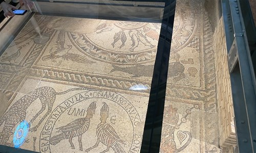 Perly střední Itálie - letecky za památkami, gastronomií i plážemi - Pesaro - mozaiky v katedrále