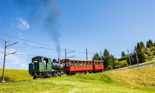 Luzern, Pilatus a parní zubačka na Rigi - lokomotiva-souprava
