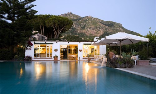 Hotel Villa Melodie*** - Ischie, Villa Melodie, bazén a bar