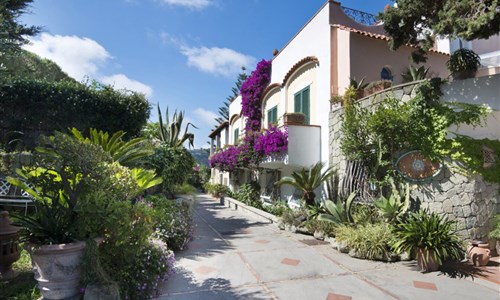Hotel Villa Melodie*** - Ischie, Villa Melodie, pohled na hotel