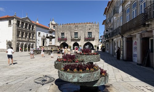 Porto a bukolická příroda severního Portugalska - Viana do Castelo - radnice