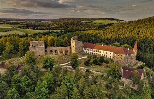 Šumavské toulky za historií, hrady a jezery