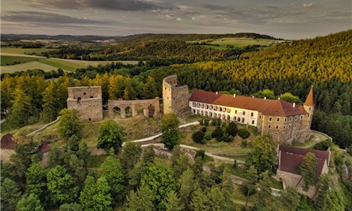 Šumavské toulky za historií, hrady a jezery - Velhartice, foto archiv Velhartice