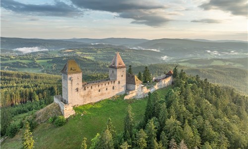Šumavské toulky za historií, hrady a jezery - hrad Kašperk, foto Jiří Albrecht