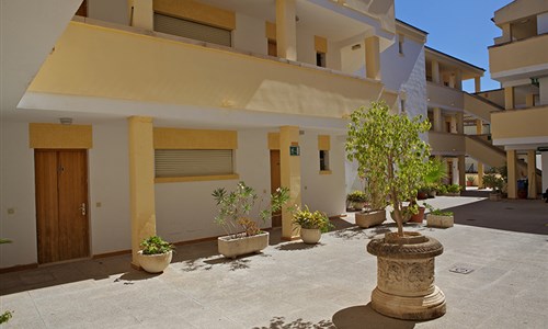 Aparthotel Randemar** 7 nocí - Mallorca, Paguera - aparthotel Randemar, patio