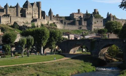 Města pod Pyrenejemi - autobusem - Carcassonne