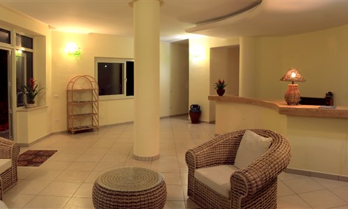 Hotel Agrumeto*** - vlastní doprava - Itálie, Kalábrie, Agrumeto - recepce