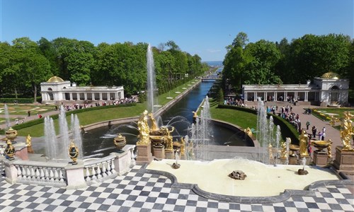 Petrohrad, letecký poznávací zájezd - Petrodvorce - fontány