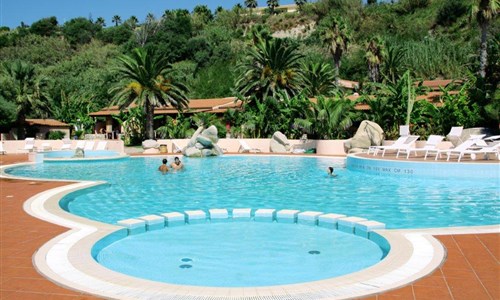 Hotel Cala di Volpe*** - vlastní doprava - Kalábrie, hotel Cala di Volpe - bazén
