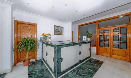 Hotel Playas de Paguera**+ - recepce