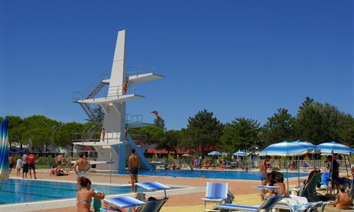 Villagio Albatros vlastní doprava - u bazénu