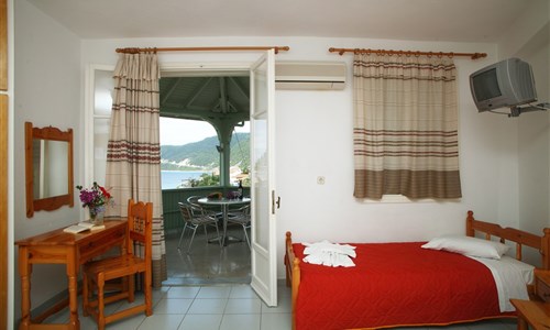 Lefkáda ze západu i východu - Lefkada, Agios Nikitas - Hotel Kalypso, pokoj