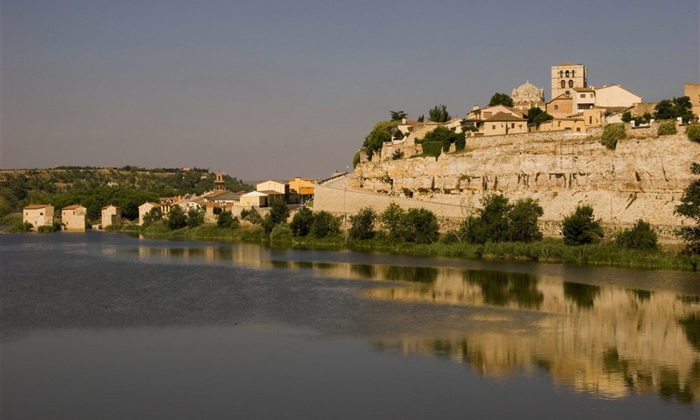 Španělsko a Portugalsko - podél řeky Duero - kultura, víno, gastronomie - letecky