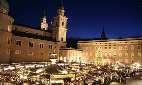 Advent v Solné komoře a Salcburku - Residenz Paltz - Chrisktindlmarkt