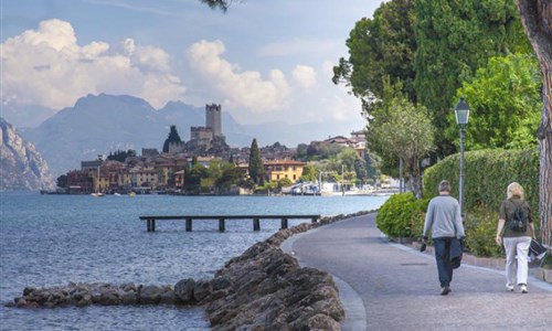Lago di Garda a opera ve Veroně - Lago di Garda a opera ve Veroně