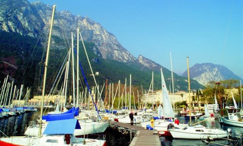 Vinařské oblasti Lago di Garda a opera ve Veroně - Lago di Garda a opera ve Veroně
