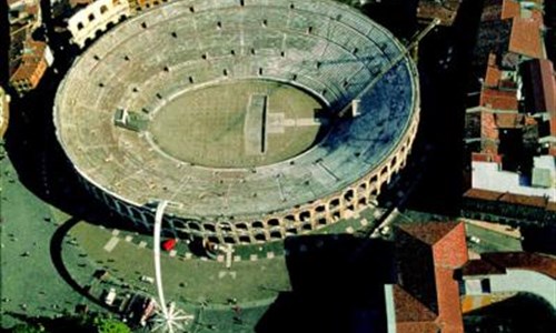 Vinařské oblasti Lago di Garda a opera ve Veroně - Lago di Garda a opera ve Veroně