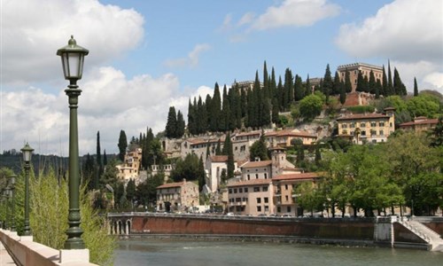 Vinařské oblasti Lago di Garda a opera ve Veroně - Lago di Garda a opera ve Veroně