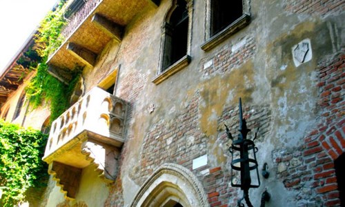 Vinařské oblasti Lago di Garda a opera ve Veroně - Lago di Garda a opera ve Veroně