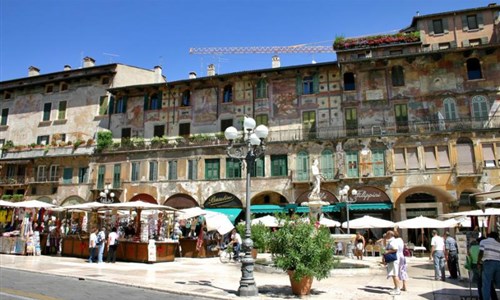 Vinařské oblasti Lago di Garda a opera ve Veroně- 100. výročí festivalu - Lago di Garda a opera ve Veroně