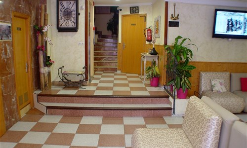 Hotel Ancla* - vlastní doprava - lobby